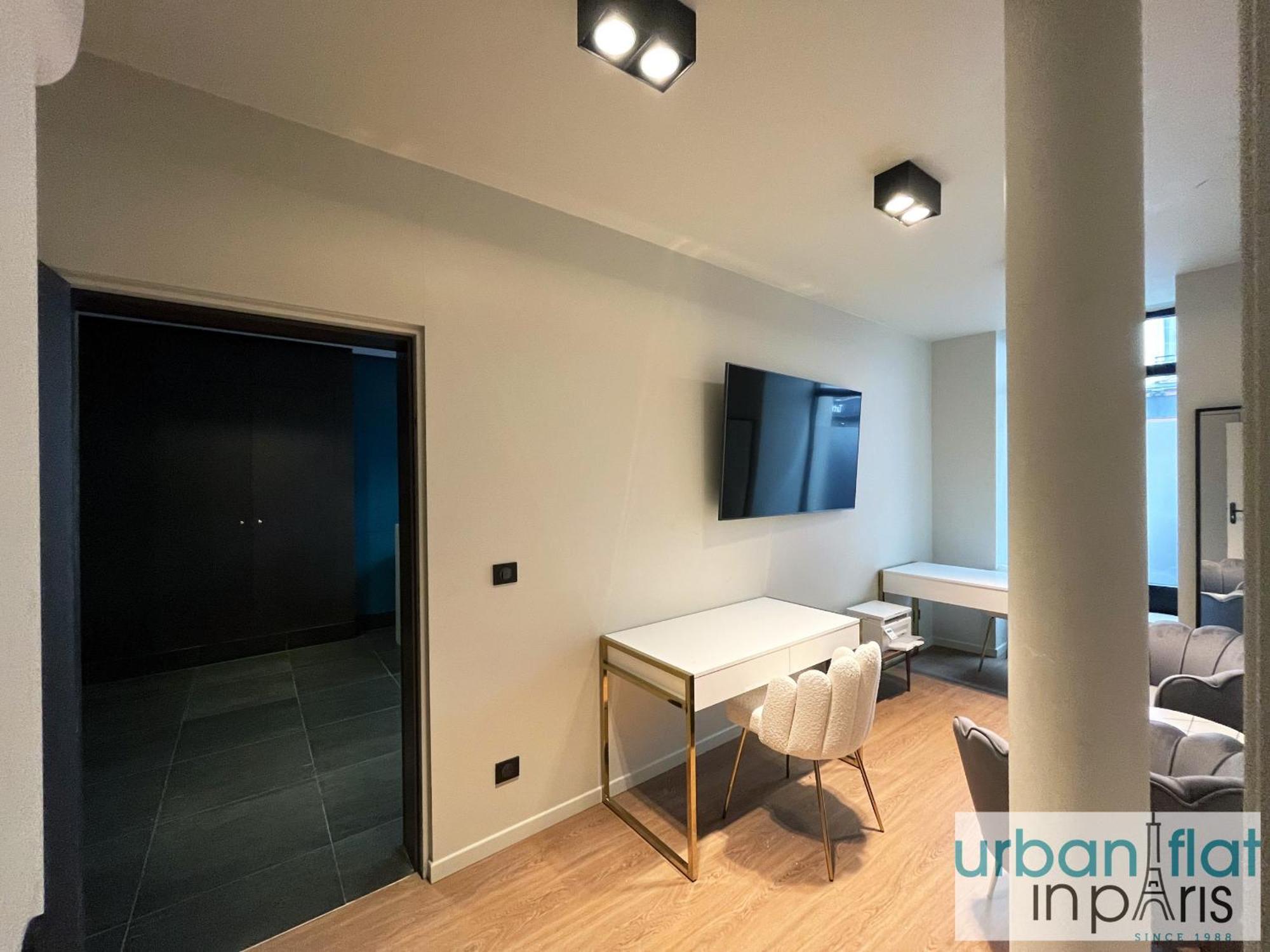 Apartment Urban Flat 108 - Classic Parisian 4 Bdr Flat